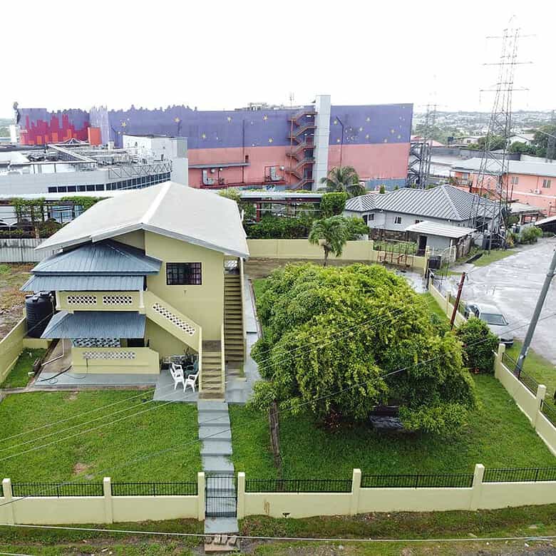 Cornerstone- Contemporary house with lush garden and fenced yard in Corinth.