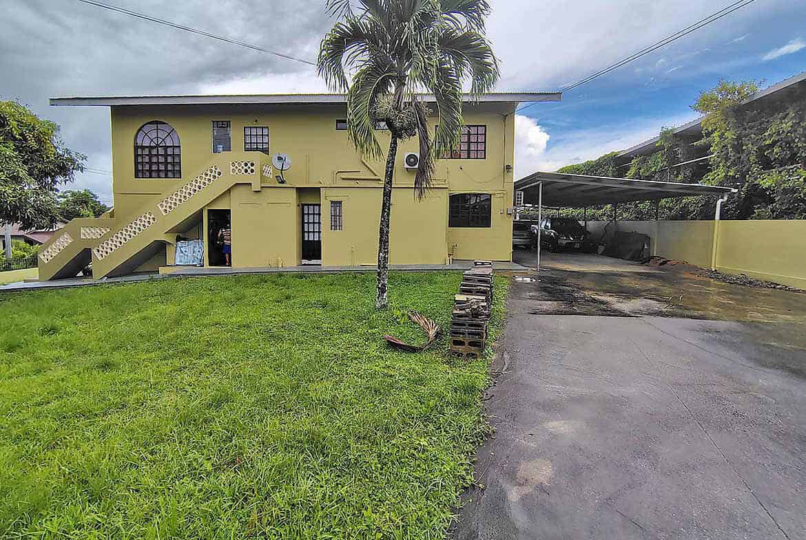 Cornerstone- Residential building on Braemar Road, Corinth with parking area.