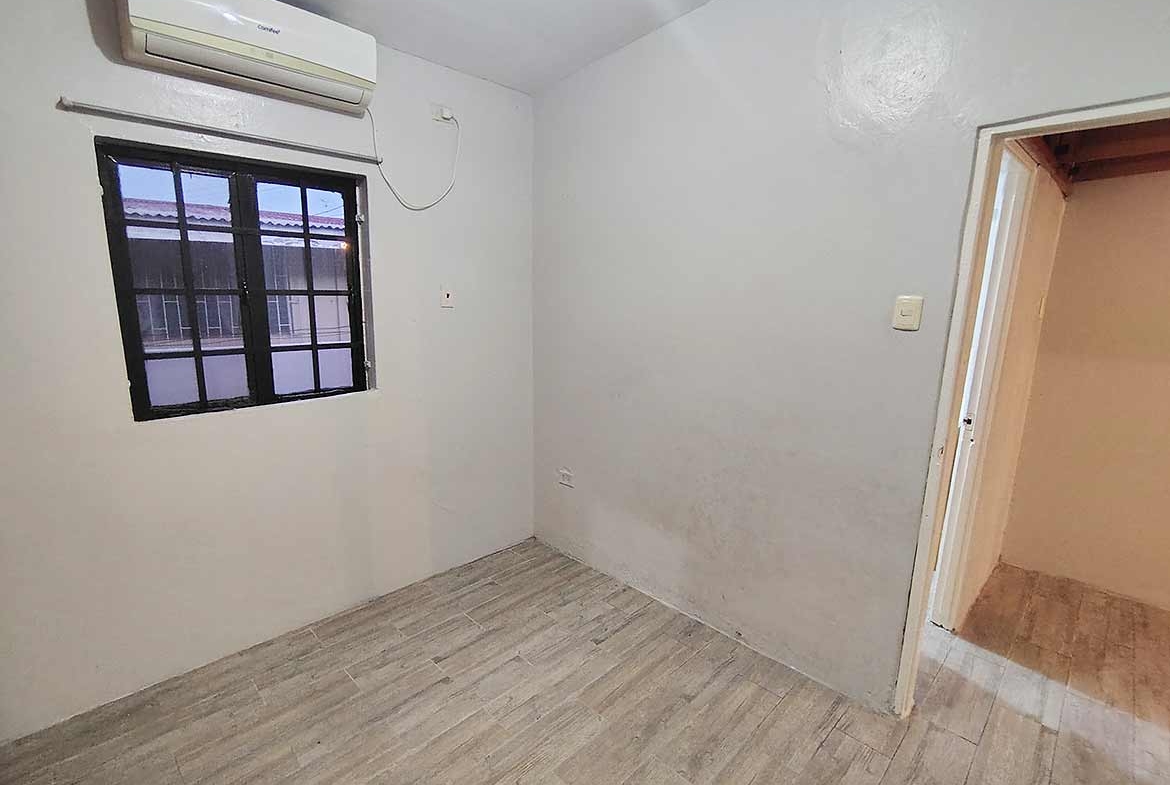 3-Bedroom Home, Dinsley Gdns