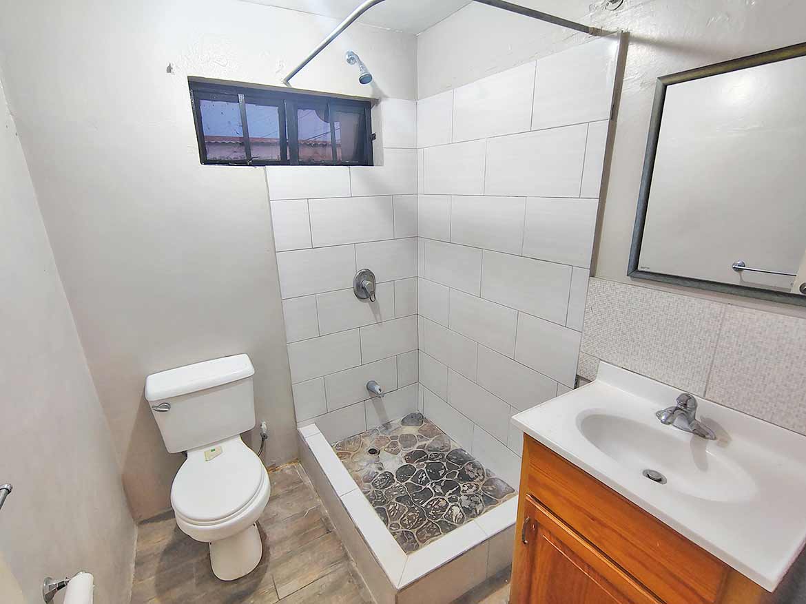 IMG_20260909_182016465_HDR 3-Bedroom Home, Dinsley Gdns