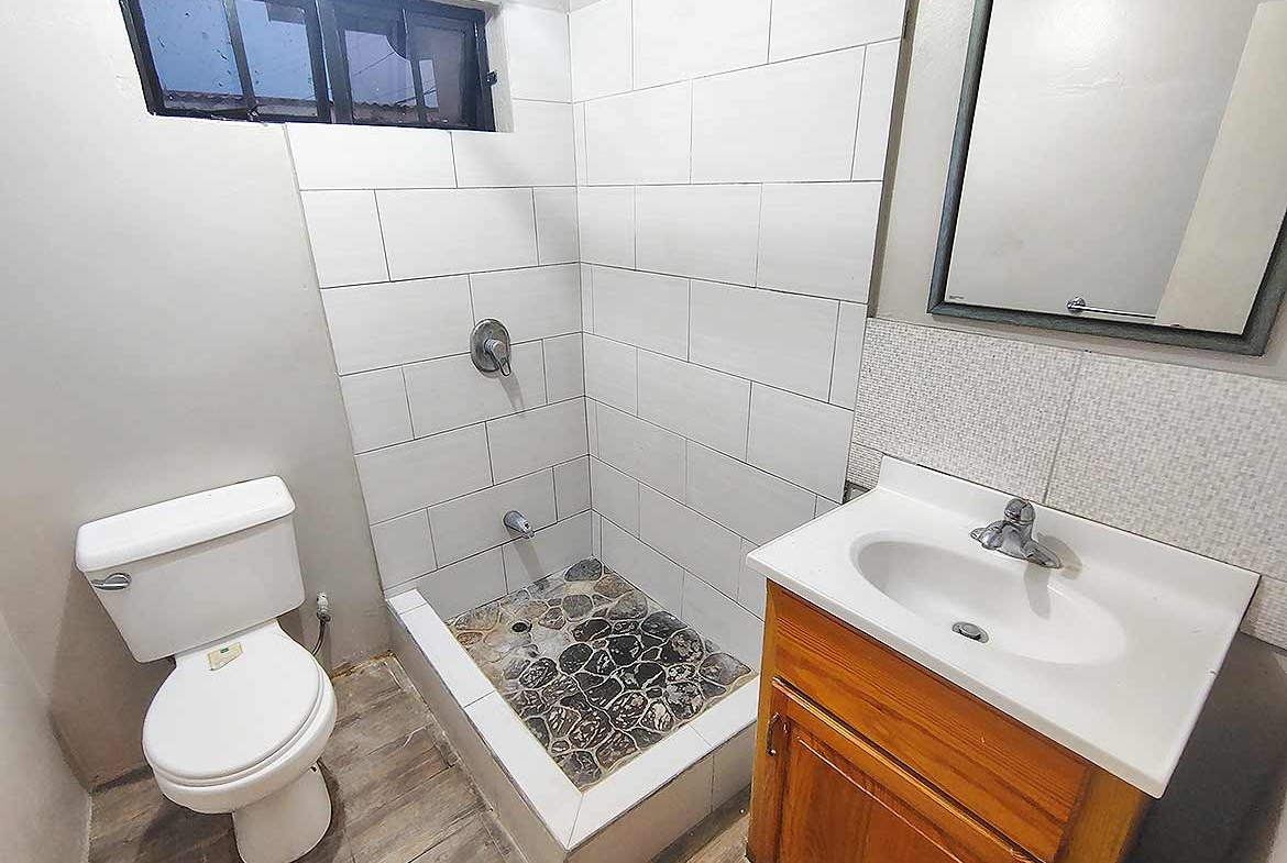 3-Bedroom Home, Dinsley Gdns
