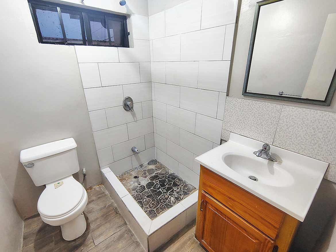 IMG_20260909_182021184_HDR 3-Bedroom Home, Dinsley Gdns