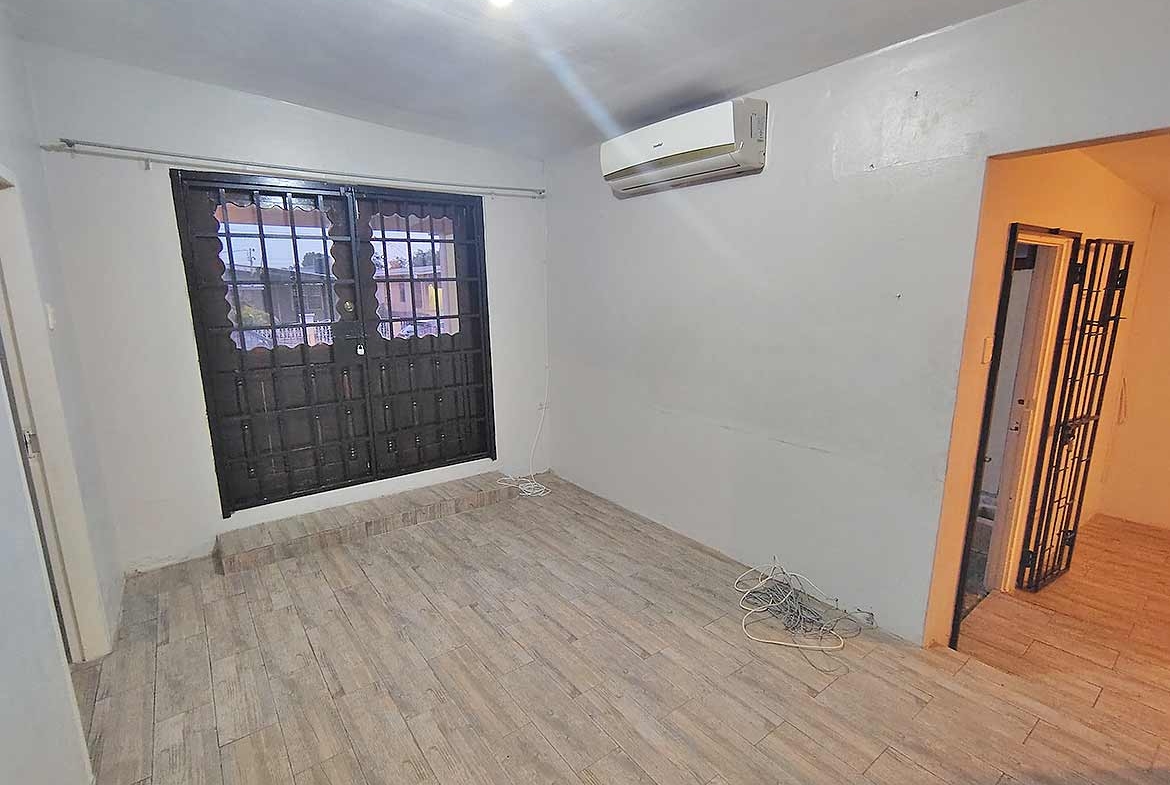 3-Bedroom Home, Dinsley Gdns