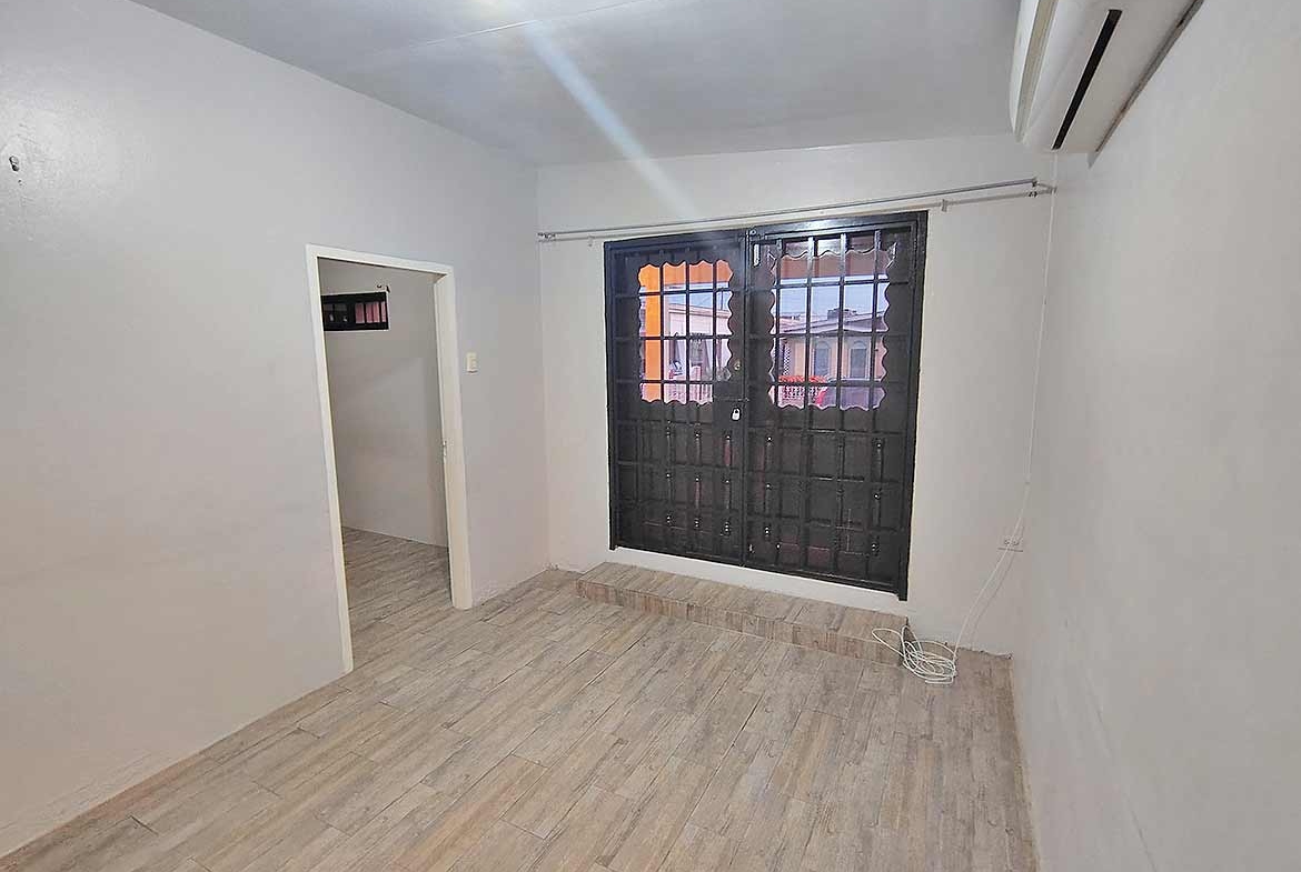 3-Bedroom Home, Dinsley Gdns