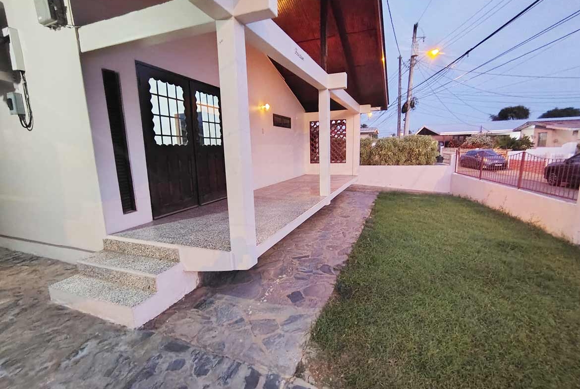 3-Bedroom Home, Dinsley Gdns