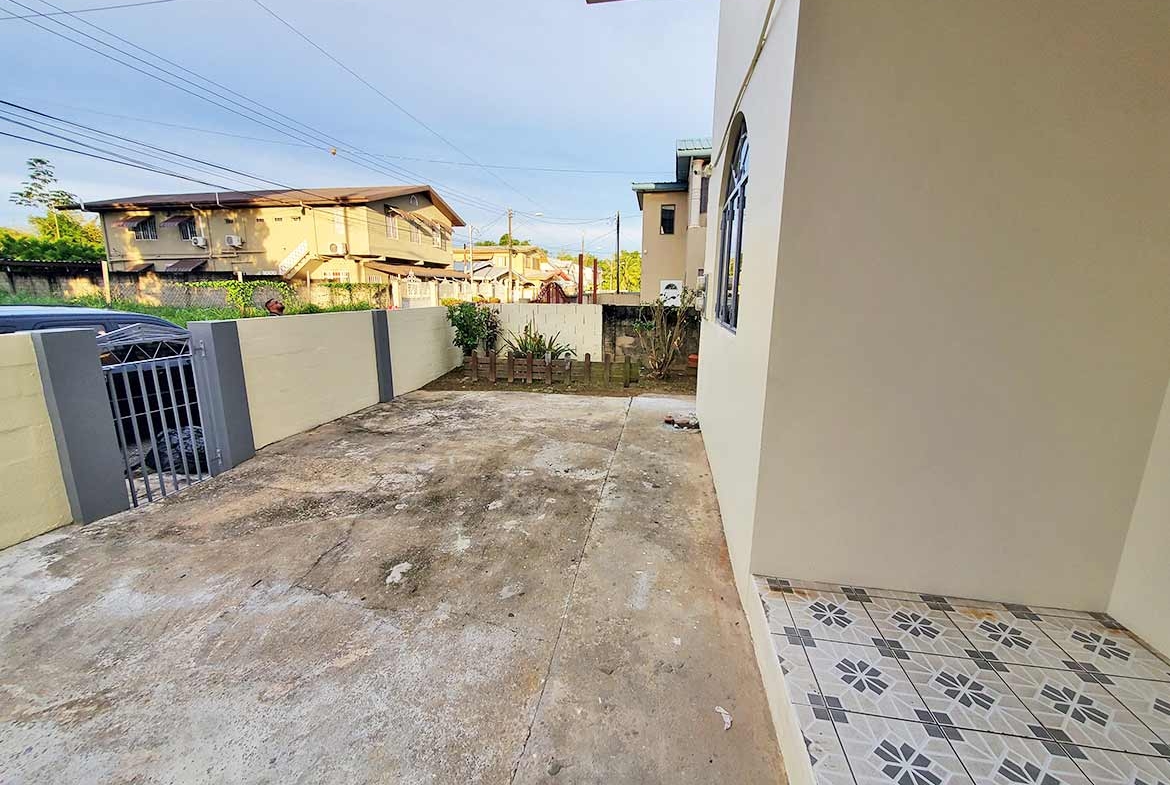 Davis Court, Arima